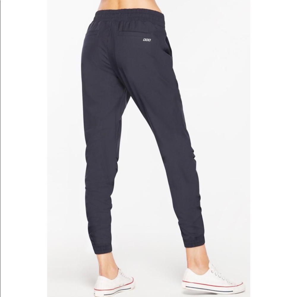 LORNA JANE👖Navy 3/4 Pants **NWT** - Picture 3 of 6